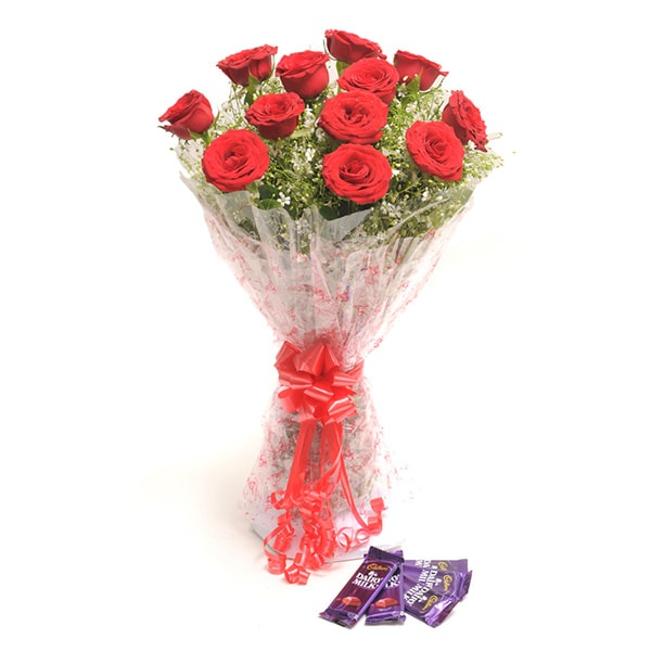 red roses with chocolate